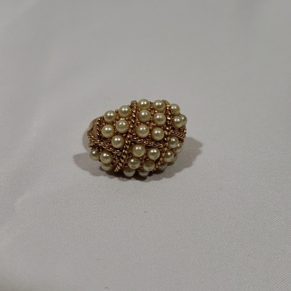 Sarah Coventry Jewelry - Vintage Sarah Coventry Cluster Pearl Ring